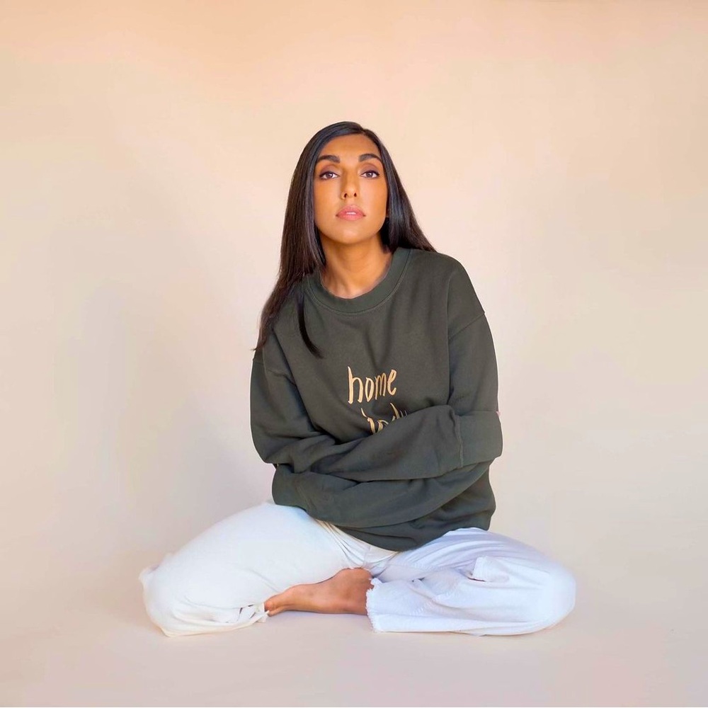 Rupi Kaur Homebody Crew Neck Sweater Sweatshirt XS